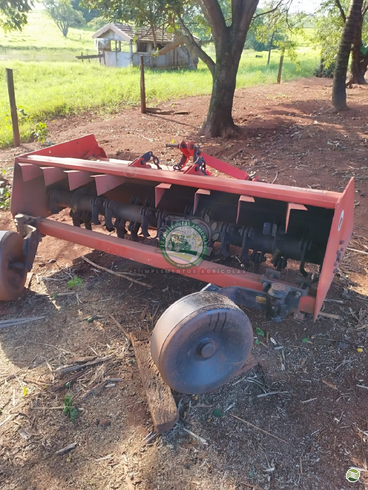 IMPLEMENTOS AGRICOLAS TRITURADOR FORRAGEIRO TRITURADOR PICADOR FORRAGEIRO JZ Implementos Agrícolas TOLEDO PARANÁ PR